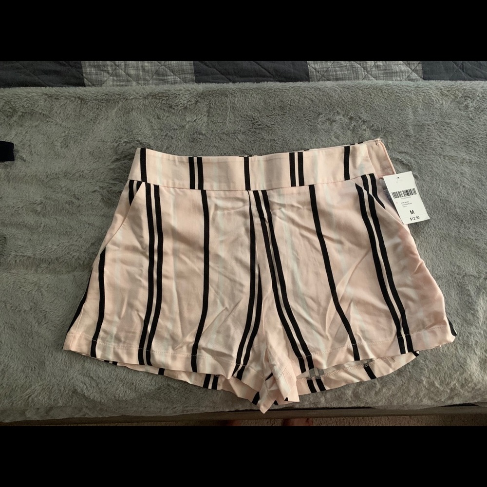 Forever 21 dress shorts size Med